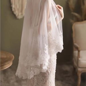 Two-Tier Lace Edge Tulle Lace Hip Veils With Appliques